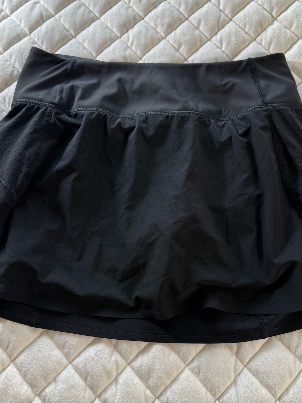 Athleta Black Run With It 14" Skort Size Small Athletic Running Skirt